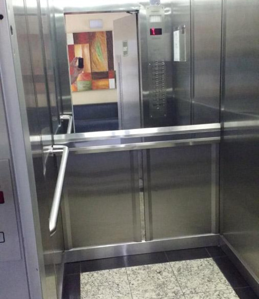 Detalhes do produto CABINE REVESTIDA EM AÇO INOX